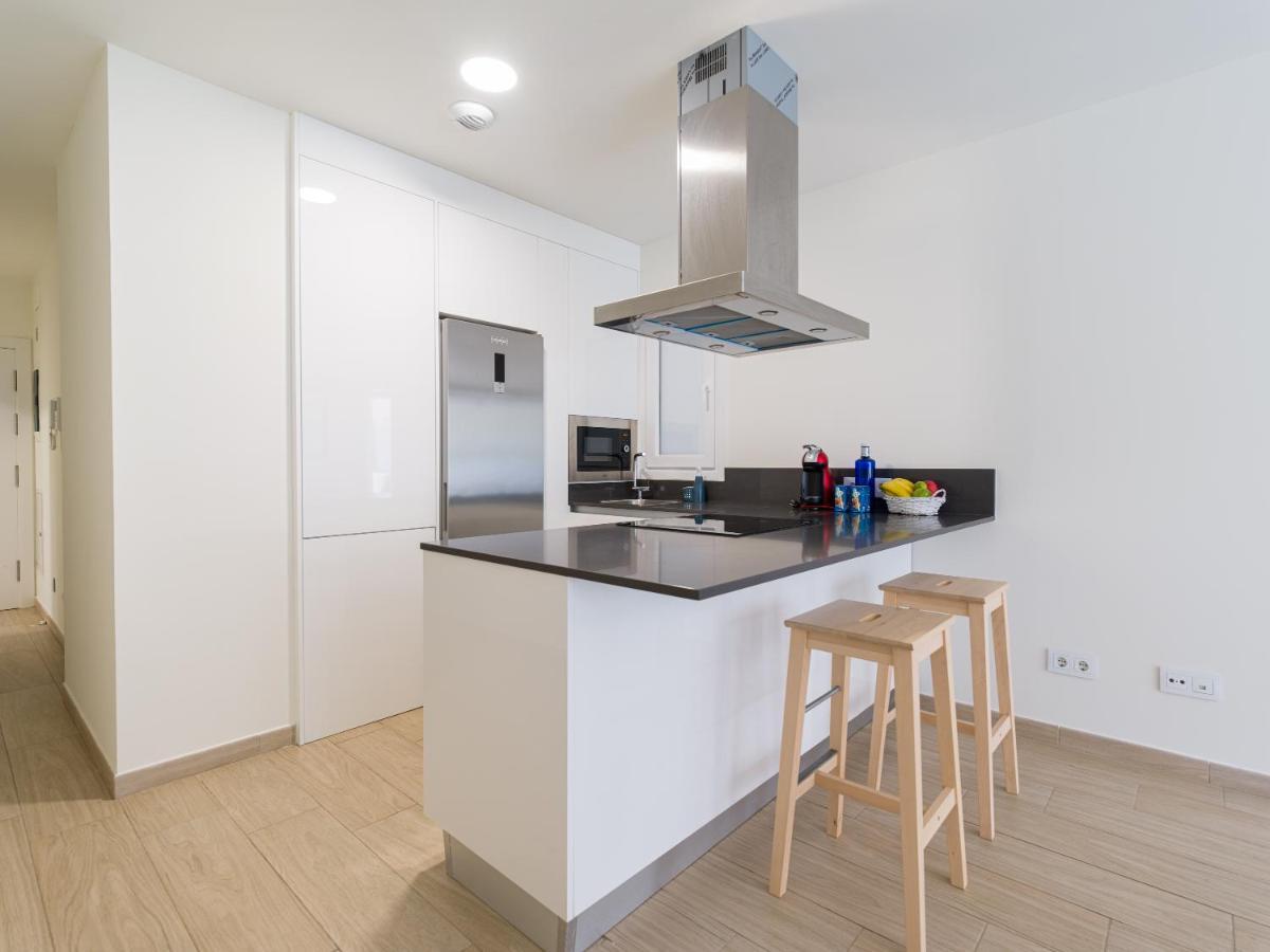 Homeforguest Modern Apartment In Las Canteras With Parking Las Palmas Exterior photo