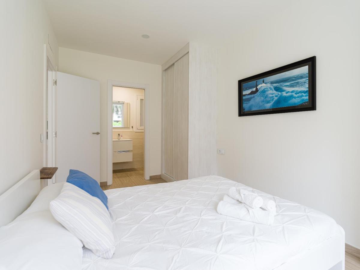 Homeforguest Modern Apartment In Las Canteras With Parking Las Palmas Exterior photo