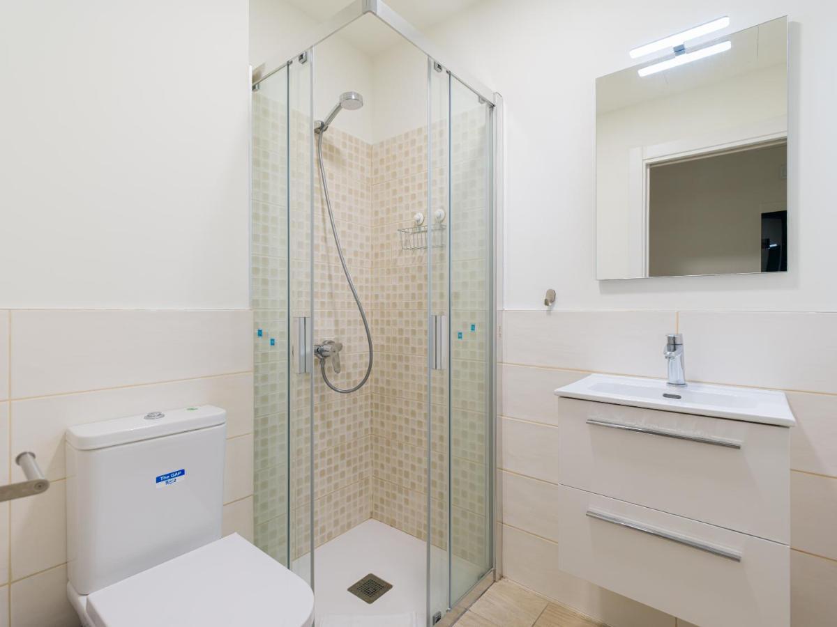 Homeforguest Modern Apartment In Las Canteras With Parking Las Palmas Exterior photo